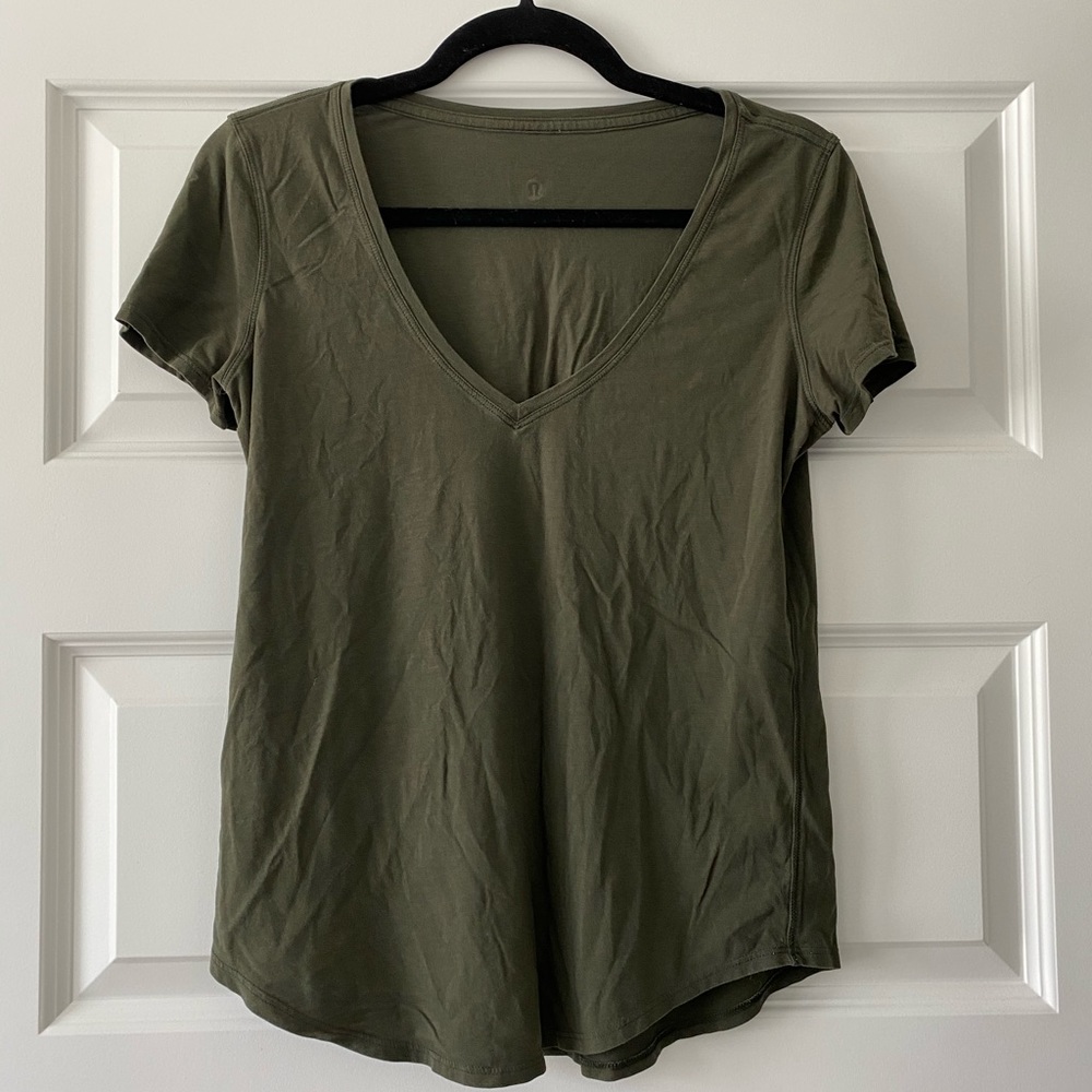 Lululemon Love v-neck tee